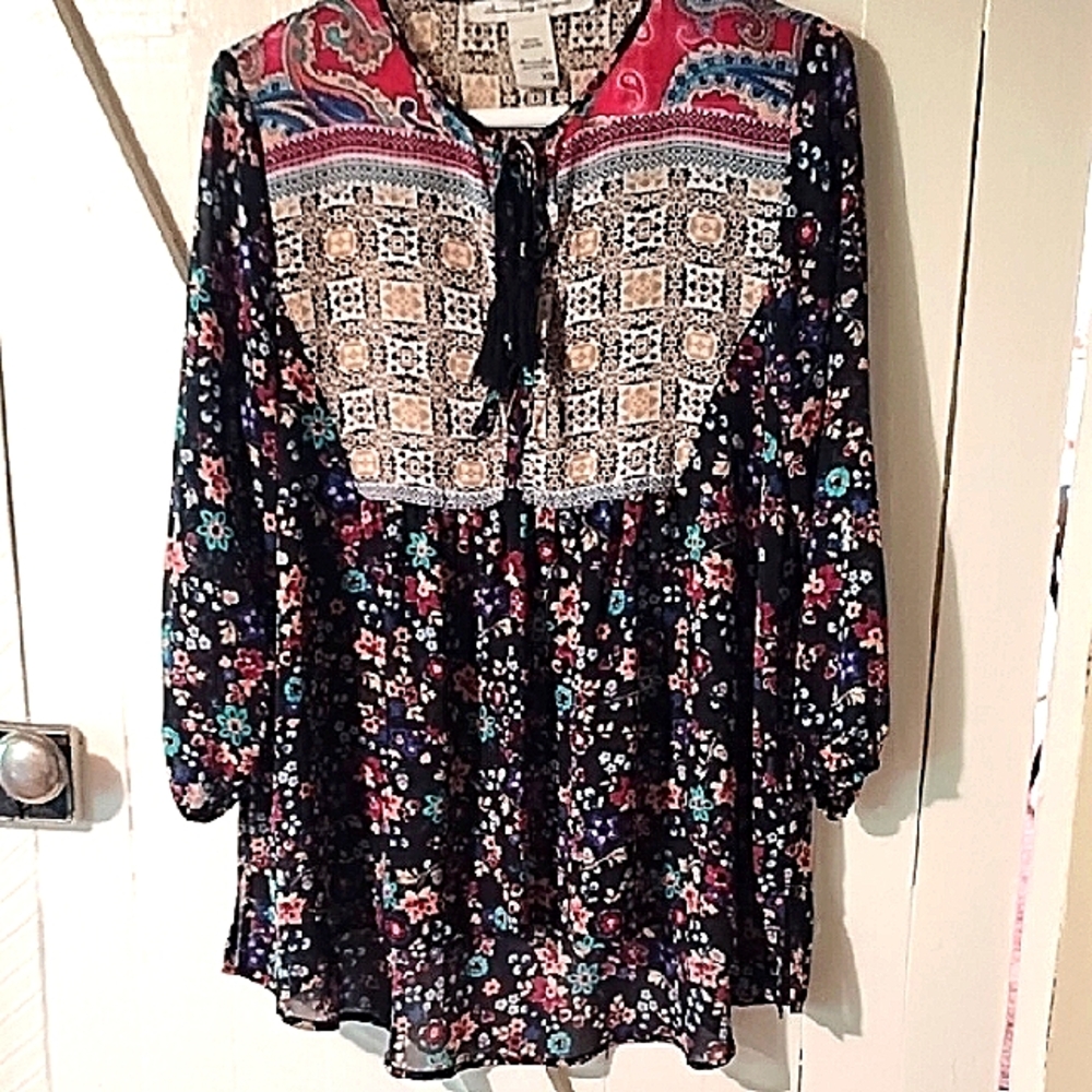 American Rag EUC Oversized XS Multicolor Floral Boho Tunic With Tassels.
